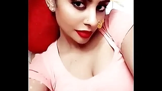 Hot Hydrabadi girl mallika on webcam hidden chat