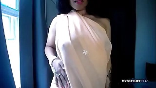 horny lily bringing off indian mom subject make believe seducing thing s.